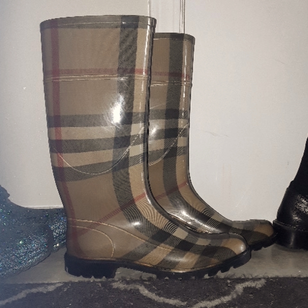 Burberry rainboots